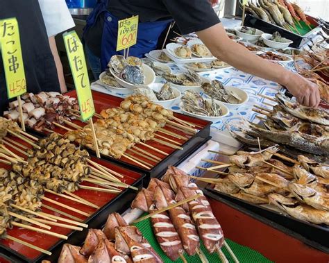 築地場外市場 朝ごはん ～魚の匂いとコーヒーの香りが交錯する朝の風景～